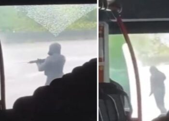 VIDEO/ Ndihmuan bosin e drogës dhe vranë tre efektivë, momenti kur persona të armatosur sulmojnë furgonin e policisë