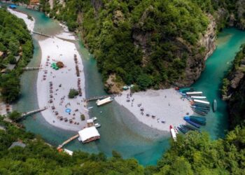 VIDEO / Rama ndan pamjet: Lumi i Shalës, atraksioni turistik për të cilin flasin të gjithë