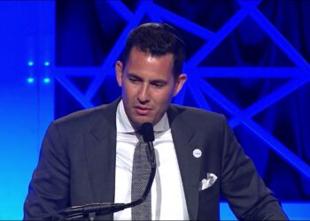 Flet ortaku i Jared Kushner: Sazani, xhevahir i magjishëm në mes të Mesdheut