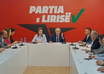 Meta mbledh shtabin e Tiranës, ‘sfidë’ Ramës: Në komisionin e jashtë të PL, persona që do mbulojnë Pakistanin, Korenë, Indinë…!