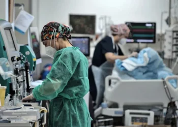 Covid 19 shkurtoi jetëgjatësinë në botë, raporti i OBSH dhe nevoja për marrëveshjeje mbi sigurinë botërore gjatë pandemive