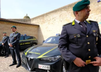 Ferrari, shufra ari e diamante/ Goditet grupi kriminal shqiptar që drejtonte rrjetin e restoranteve në Itali: Mes të dyshuarve dhe ish-portieri i Napolit, pastruan 13,5 milionë euro