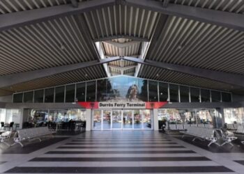 Porti i Durrësit/ Zbulohen 7 pako kokainë në Portin e Durrësit, dy të arrestuar (DETAJET)