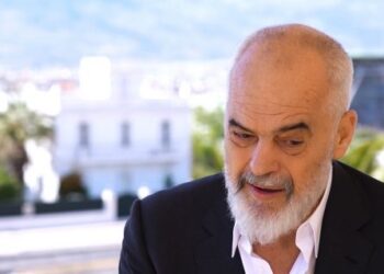 2 mijë vetë nga Shqipëria me autobusë drejt Athinës? Rama u kthen përgjigje mediave greke