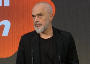 “E dija një çerdhe ku janë mbledhur gjithë djajtë”/ Rama flet për administratën: Jeni aset kombëtar i jashtëzakonshëm