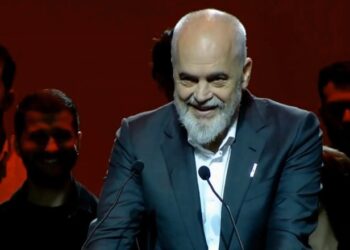 LIVE/ ‘S’kam ardhur të takohem me shërbëtorët e dikurshëm”, Rama nga Athina: Disa u çuditën, të tjerë u mërzitën, ndonjë tha që nuk duhet të vija, por…!