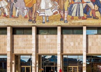 FOTOT/ “Shqipëria përtej plazheve e rërës”, Rama ndan artikullin e ‘Wanderlust’: Larmi traditash dhe diversiteti kulturor