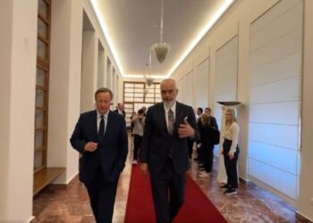 Rama pret David Cameron, takim kokë më kokë në Kryeministri