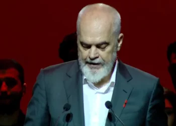 “Jo të gjitha dallimet janë sheshuar”, Rama nga Athina: Hijet e përbuzjes përmes ndonjë dore apo goje të së shkuarës…