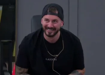 “E lashë shkollën sepse s’kisha para ta paguaja”, i paarsimuar, Romeo tregon ëndrrën e tij në sirtar, Egla: Më vjen keq