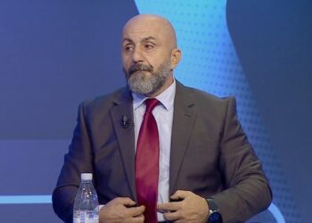 Romeo Kara: Meta po shtyn orët, është i pashpresë. Gjynah të merresh me të për 10 prona