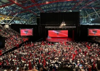 LIVE/Nis takimi në Athinë, mbi 6 mijë shqiptarë presin kryeministrin Rama