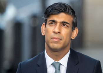 Konservatorët britanikë humbin pothuajse gjysmën e këshilltarëve në zgjedhjet lokale