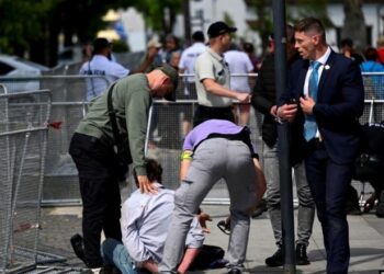 VIDEO/ Momenti kur kryeministri sllovak qëllohet me armë zjarri, dëgjohet britma e tij. Arrestohet autori…!