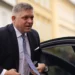 VIDEO/ Kryeministri i Sllovakisë plagoset nga të shtënat me armë, përfundon me urgjencë në spital