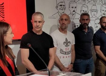 Shtetas shqiptar/ U bë banor i lagjes “Çlirimi” në Lushnje, Sylvinho: Spektakolare, jam krenar