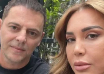 “Më goditi disa herë në kokë”/ Këngëtarja e njohur kallëzon për dhunë bashkëshortin: Sulm fizik dhe nga vëllai