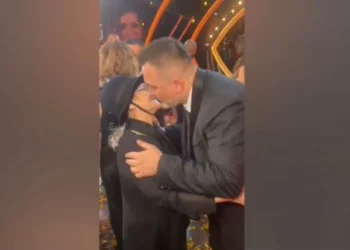 “Të kam sjellë shqetësime”, takimi i veçantë i Jul Dedës me nënën e Elga Cenos pas finales: Ishte gërr-vërr…