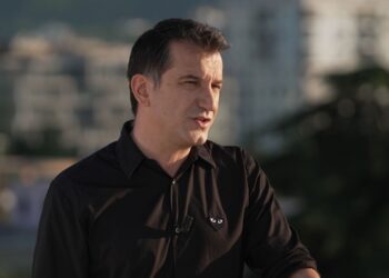 Veliaj: Jam më i vendosur se kurrë që të mos ndalem nga molotovi dhe stërkëmbëshat e një minorance të zhurmshme