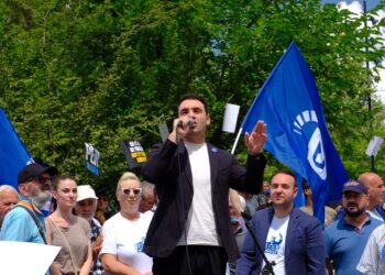 Protesta para Bashkisë, Këlliçi kërcënon krerët e Policisë: Jeta është e gjatë…