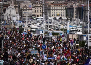 Protesta në Francë kundër të djathtës ekstreme përpara zgjedhjeve parlamentare