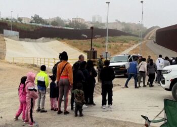 Biden dhe Trump shkëmbejnë akuza rreth kufirit