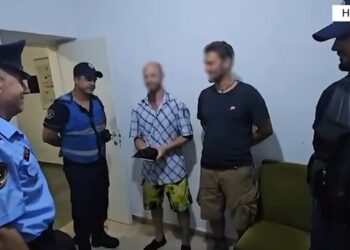 Himarë/Grabitën sende me vlerë të dy turistëve gjermanë, arrestohet 18-vjeçari, në hetim një i mitur