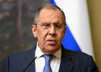 Lavrov: Perëndimi do të marrë përgjigje simetrike nëse armatos ‘armiqtë’ e Rusisë