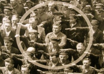 Historia e August Landmesser, i vetëm kundër valës naziste. Fuqia për të thënë “jo” dhe për të refuzuar konformizmin
