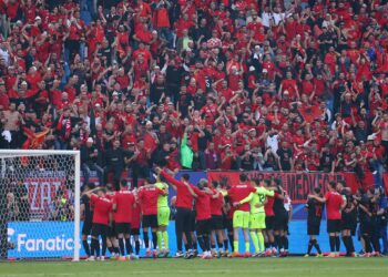 Na duhet fitore, por mund të mjaftojë edhe barazimi me Spanjën, të gjithë skenarët e kualifikimit të Shqipërisë