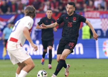 Luajti në 10 minutat e fundit të ndeshjes kundër Kroacisë, Dinamo Zagreb me postim special për Arbër Hoxhën