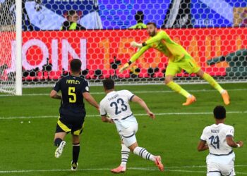 Goli ndaj Skocisë, Xherdan Shaqiri futet në histori dhe bëhet futbollisti i vetëm europian që…