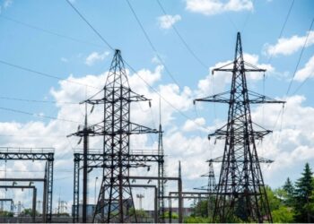 Rusia ndërmerr sulm “masiv” në rrjetin elektrik të Ukrainës