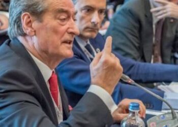 FOTO / Berisha akuzon Ramën, por kryespiunin rumun e ka pasur në krah