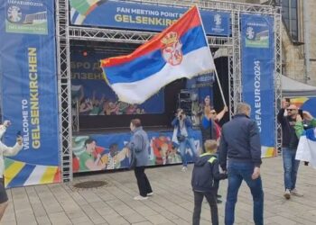 “UÇK u lejua në stadium”, serbët “xhindosen”: UEFA nuk lejon flamujt “Kosova është Serbi”