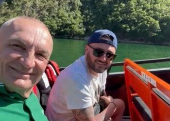 Ilir Meta dhe Bes Kallaku së bashku në një rrugëtim aventuresk: Drejt Shalës që na pret…