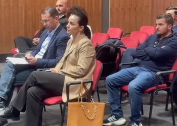 Dorëhiqet kryebashkiakja e Himarës, socialistët kanë gati emrin e ri