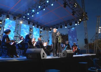 Koncerti magjik në Shirokë, qytetarët shkodranë shijojnë muzikën lirike buzë liqenit