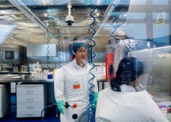 Trondit biologia e Harvardit: Covid u përhap nga laboratori Wuhan