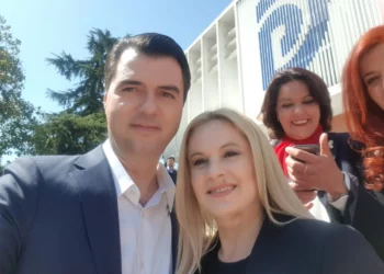 Nisin largimet e përkrahësve të Bashës në Kuvend, deputetja Bano: S’na duhet opozitë e përçarë, jam me…!