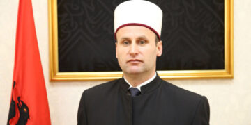 Kurban Bajrami\ Kreu i KMSH, Spahiu uron besimtarët: Zoti i madhërishëm dhëntë begati e mirësi për kombin tonë