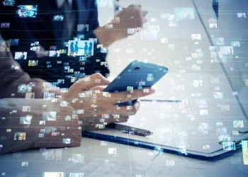 Policia do të jetë në gjendje të lexojë mesazhet tona në Whatsapp (falë inteligjencës artificiale)