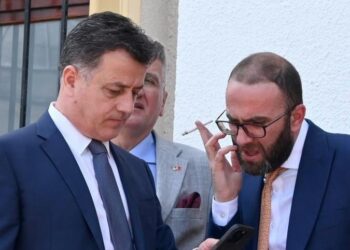 Pse Noka është më dinjitoz se Bardhi dhe a mbaroi muaji i mjaltit midis qeverisë dhe Rithemelimit