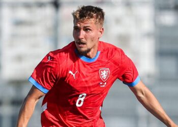 E rrallë, futbollisti i kombëtares së Çekisë, Michal Sadilek bie nga biçikleta dhe humbet Euro 2024