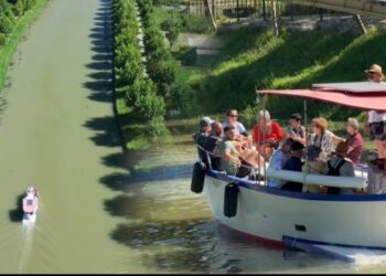 Lundrim me varka nga Lezha në Shëngjin! Turizmi lumor pjese e paketave turistike në qytetin bregdetar