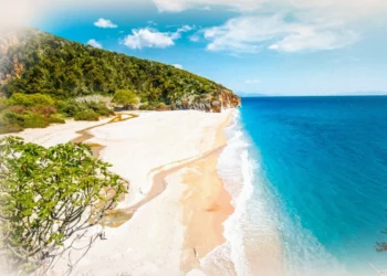 “The Sunday Times”: Shqipëria, destinacioni perfekt, çmime më të favorshme për familjet se Greqia