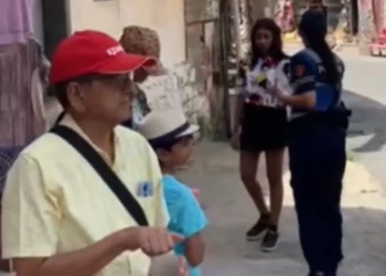 Dita më e nxehtë e vitit/ Policët ndihmojnë qytetarët e turistët dhe shpërndajnë ujë të ftohtë, Rama publikon videon nga Kruja