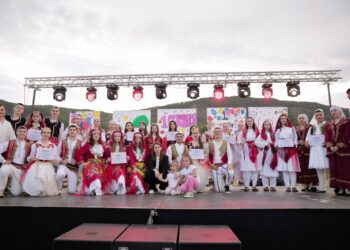 Bora Muzhaqi feston 1 Qershorin në Librazhd