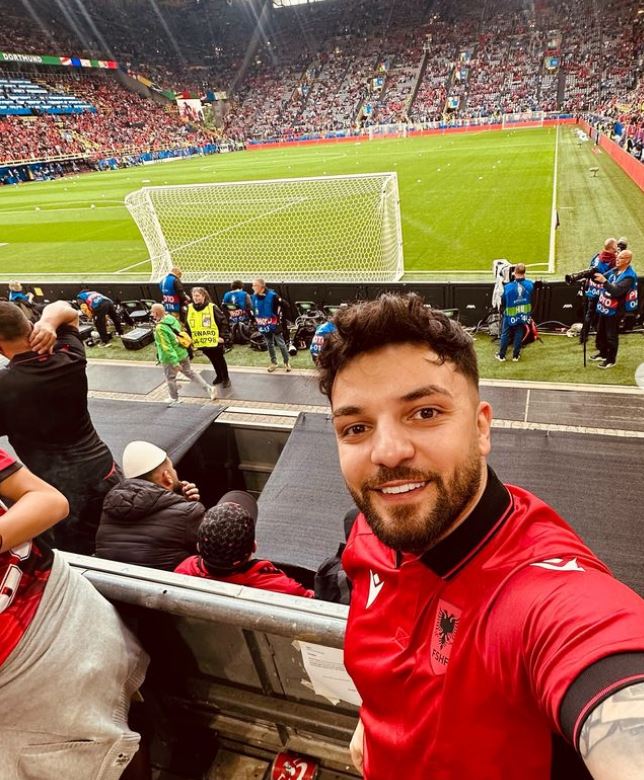 Nga Noizy tek Arbana Osmani, kush ishin VIP-at që mbështetën Kombëtaren në Dortmund