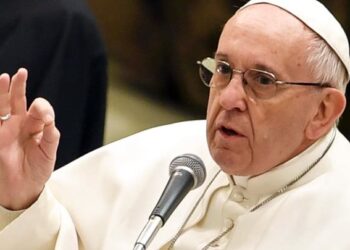 Papa Françesku paralajmëron liderët botërorë për rreziqet nga inteligjenca artificiale